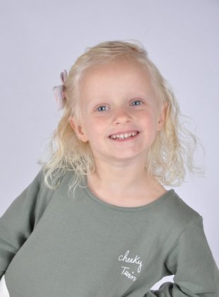 Esmee (tweeling) B