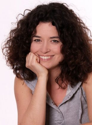 Aida R