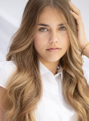 Brynn R