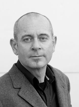 Alan AN .